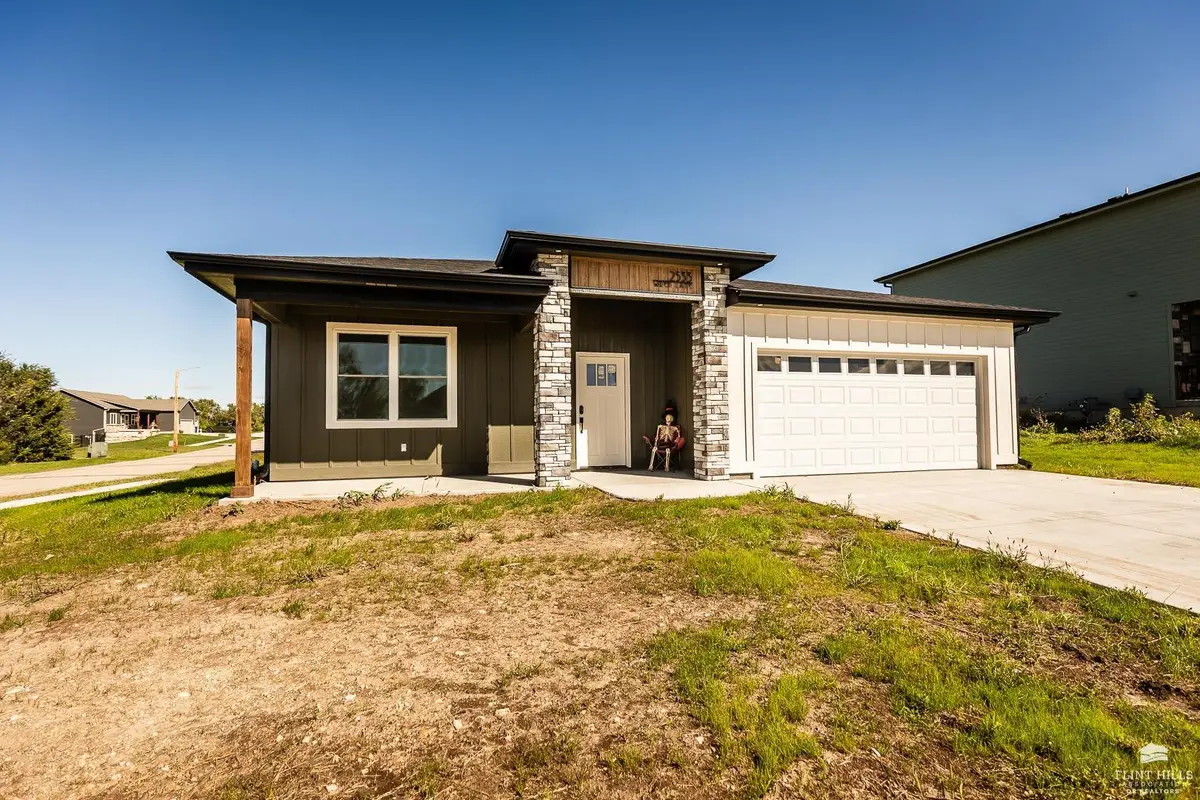 2533 Wren Lane, Junction City, KS 66441 - #1