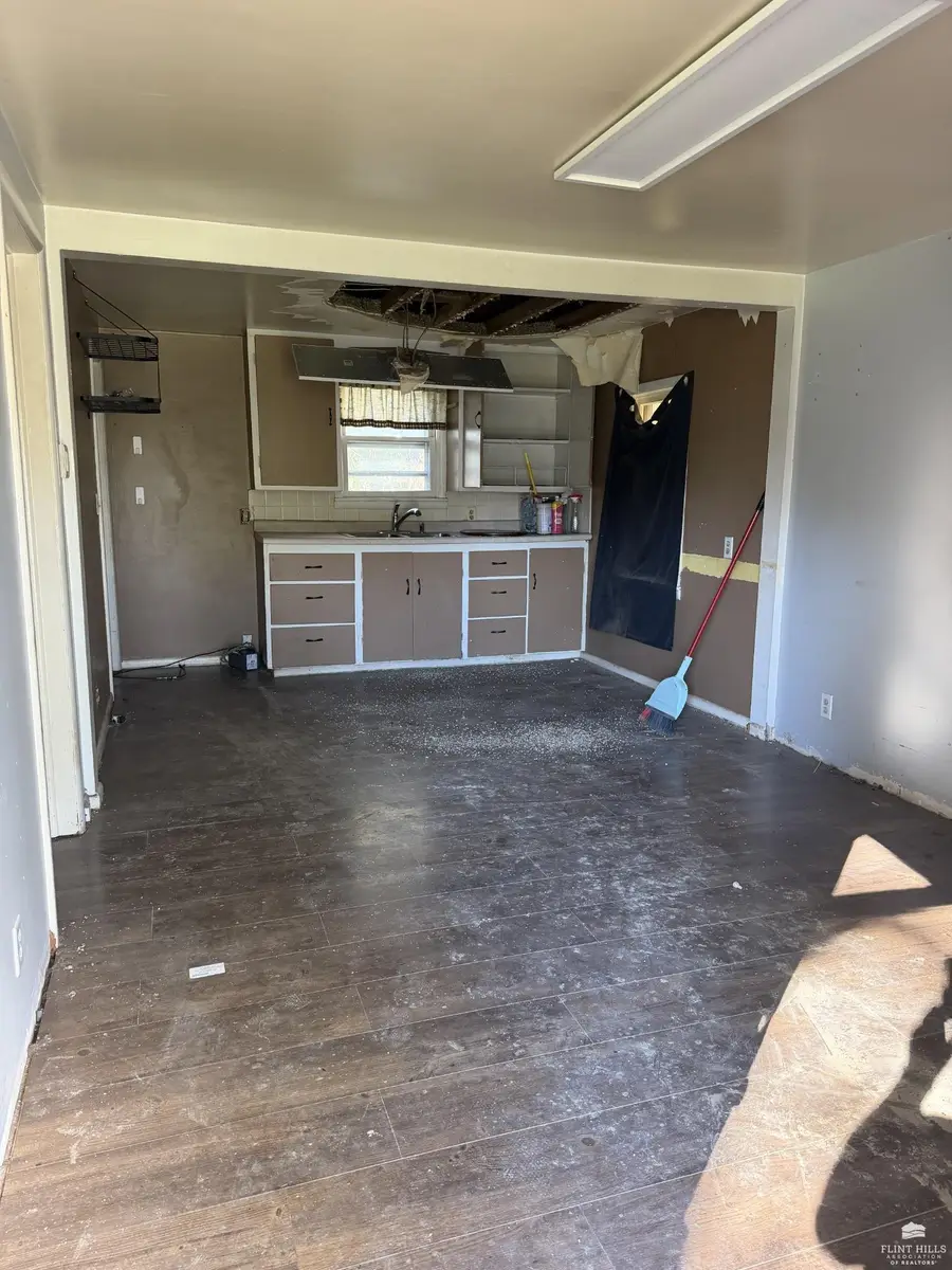 536 W 9th Street, Junction City, KS 66441 - #2