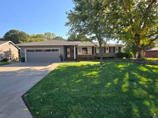 905 Maple Street, Abilene, KS 67410