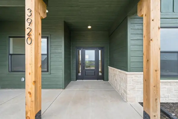 3920 Travers Circle, Manhattan, KS 66503