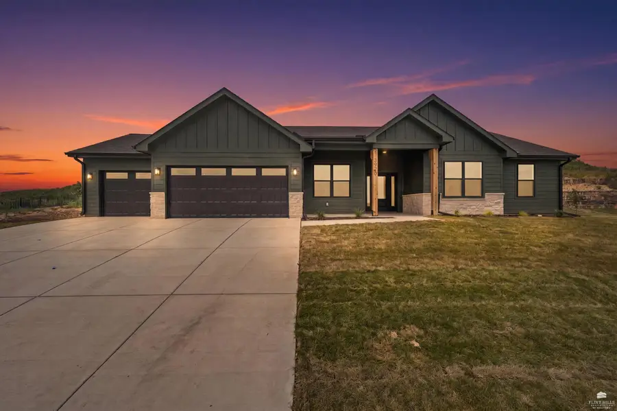 3920 Travers Circle, Manhattan, KS 66503 - #3