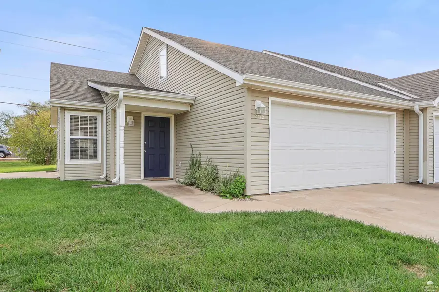 2412 Walden Lane, Manhattan, KS 66502 - #2