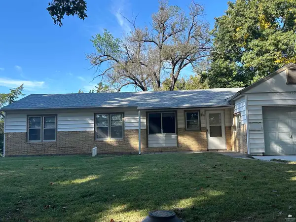 220 Summit Avenue, Manhattan, KS 66502