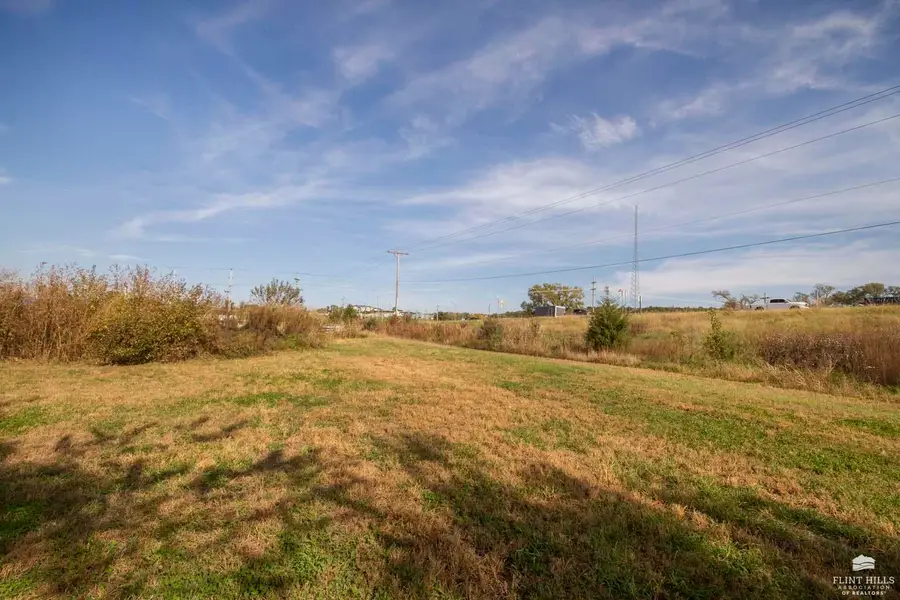 2711 Gateway Court, Junction City, KS 66441 - #3