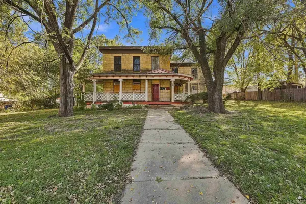 123 W 4th Street, Junction City, KS 66441