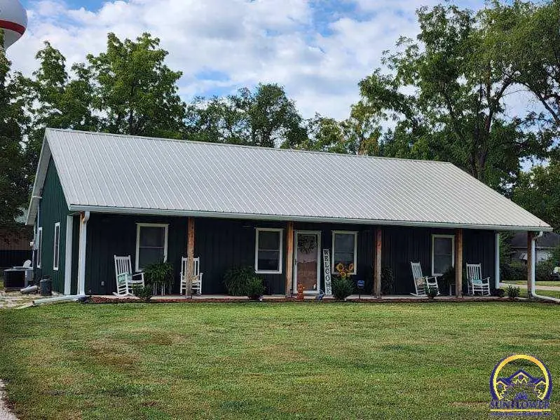 209 W Maple St, Hartford, KS 66854 - #1