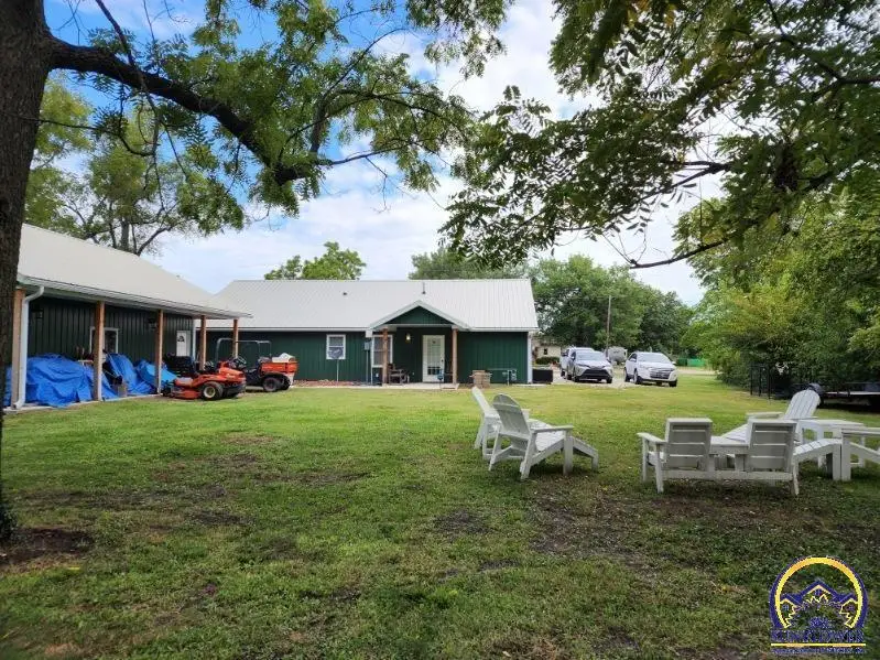 209 W Maple St, Hartford, KS 66854 - #3
