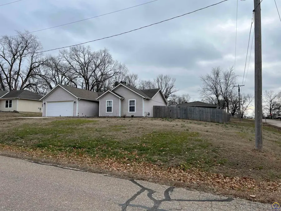 509 Herkimer St, Oskaloosa, KS 66066 - Image #2