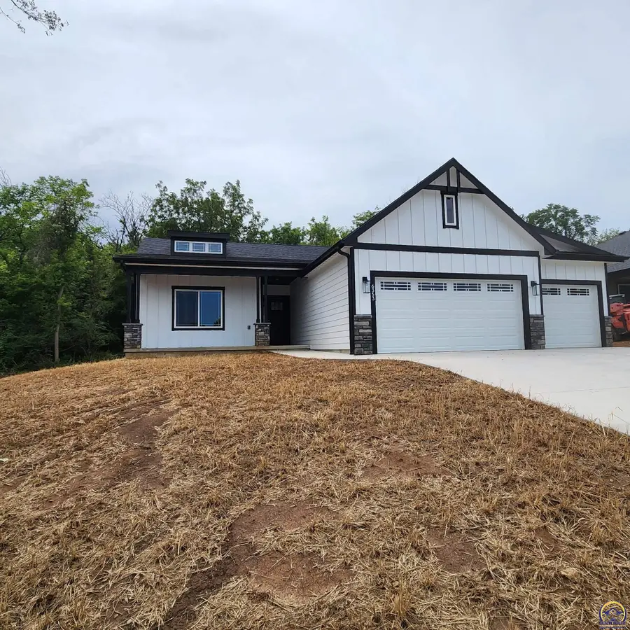 6353 Crescent Rim Dr, Ozawkie, KS 66070 - Image #2