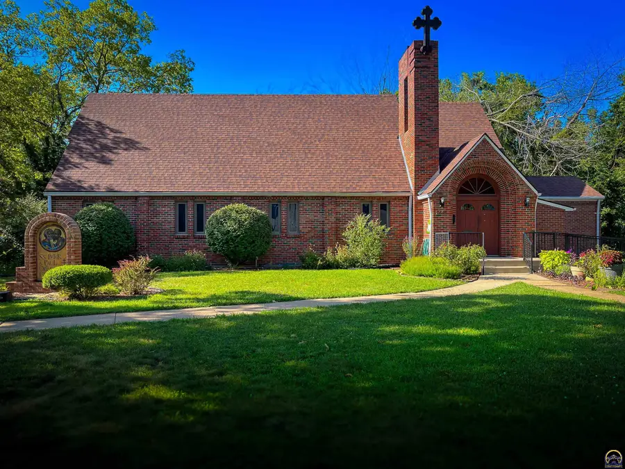 2516 SW Huntoon St, Topeka, KS 66604 - #3