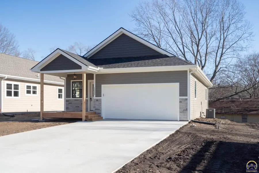 1232 Walnut St, Eudora, KS 66025 - #3