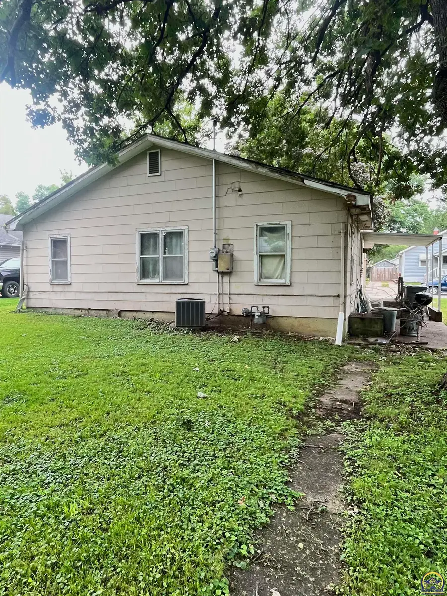 419 Arundel St, Emporia, KS 66801 - Image #3