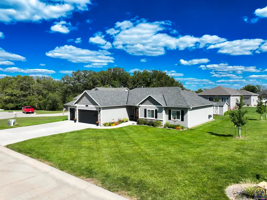 6351 Tanglewood St, Wamego, KS 66547 - Image #2