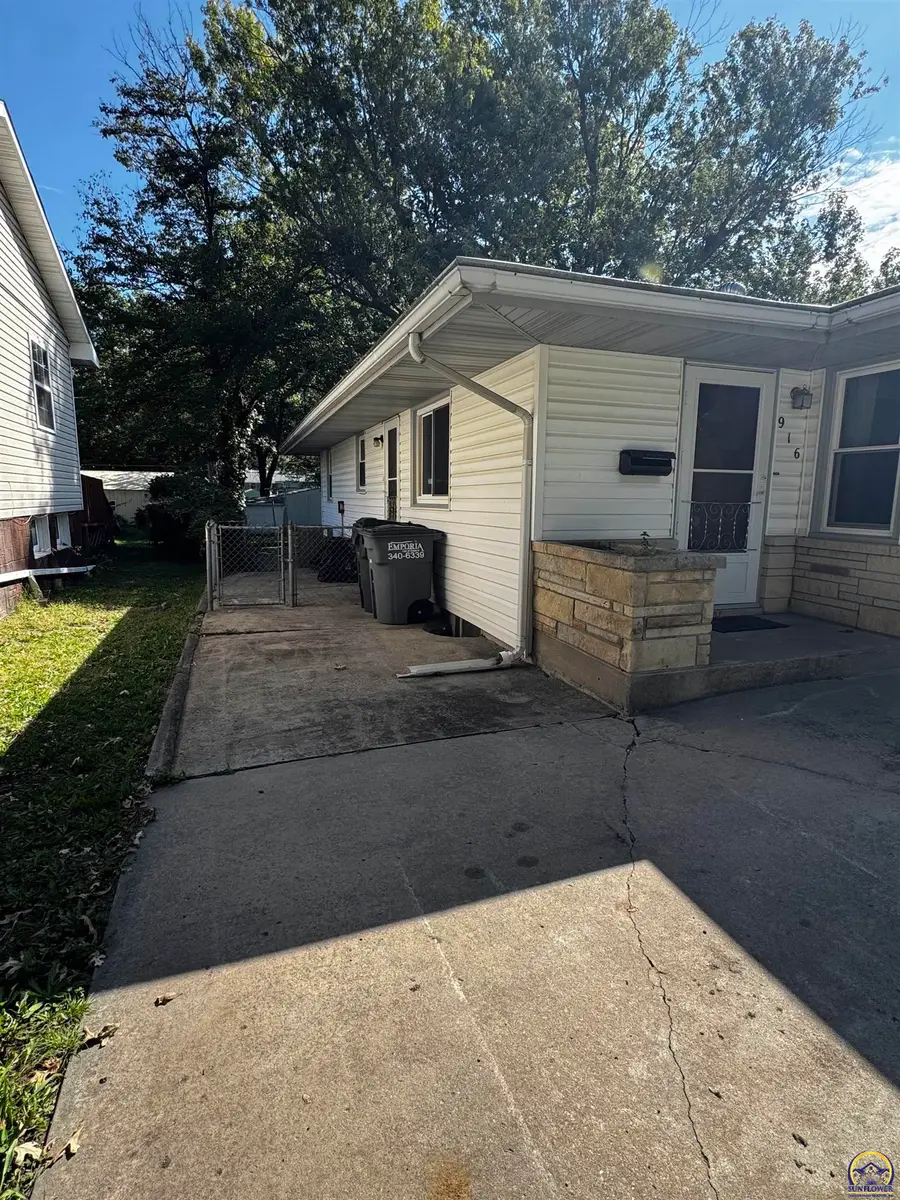 916 Garfield St, Emporia, KS 66801 - Image #3
