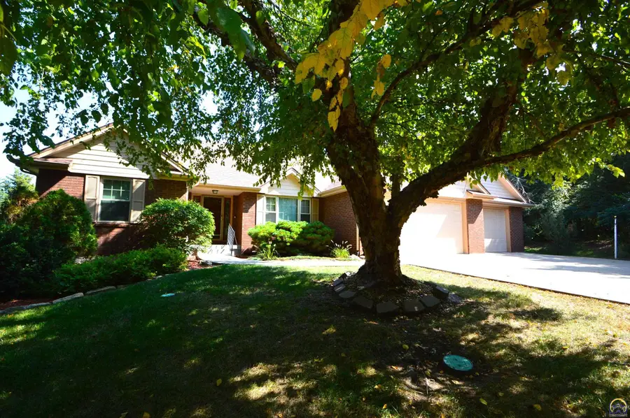 1010 SW Ottawa Trl, Topeka, KS 66615 - Image #3