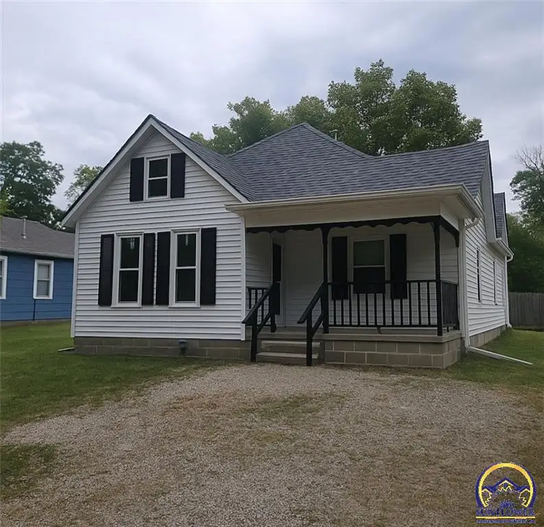 307 Walnut St, Wellsville, KS 66092-8310 - Image #1