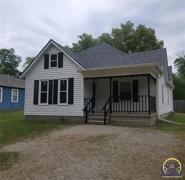 307 Walnut St, Wellsville, KS 66092-8310