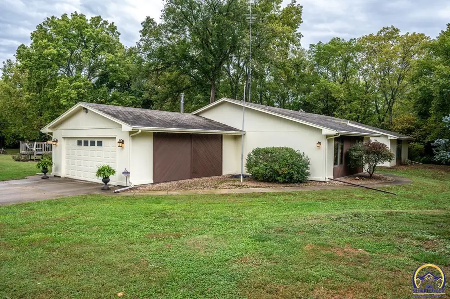 849 NE 46th St, Topeka, KS 66617 - Image #3