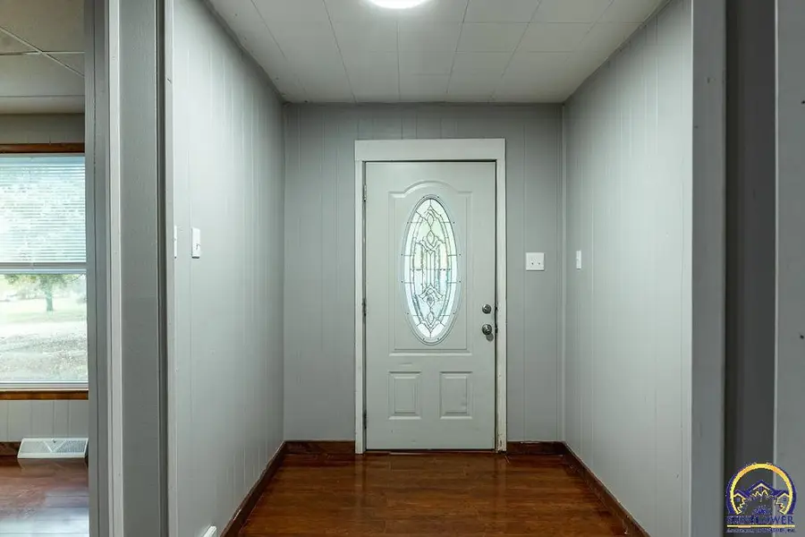 107 Locust St, Eskridge, KS 66423 - Image #2