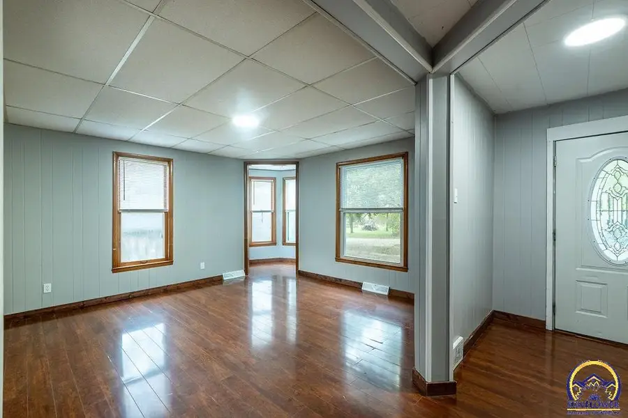 107 Locust St, Eskridge, KS 66423 - Image #3