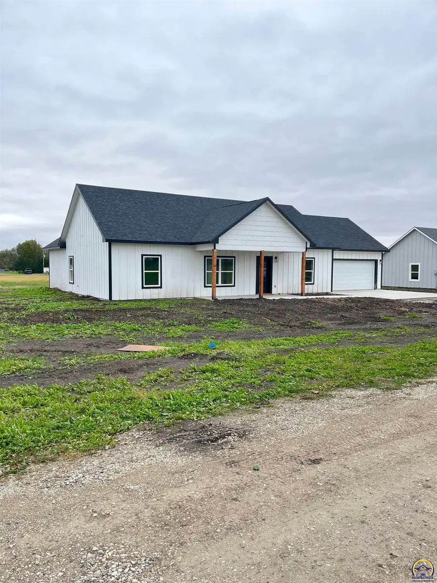 206 Hickory St, Americus, KS 66835 - Image #2