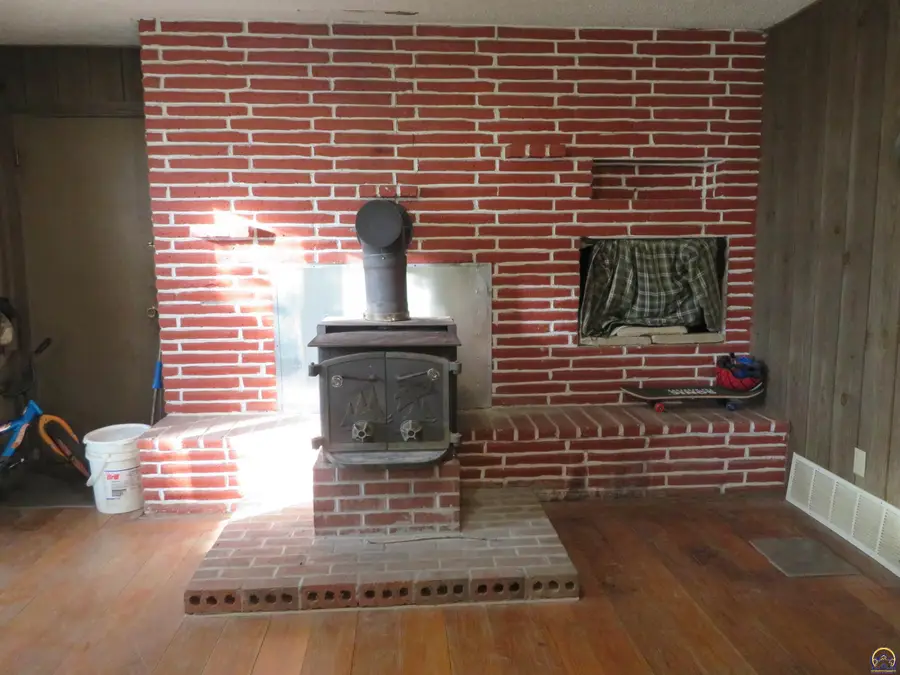 9263 Marion Rd, Oskaloosa, KS 66066 - Image #3