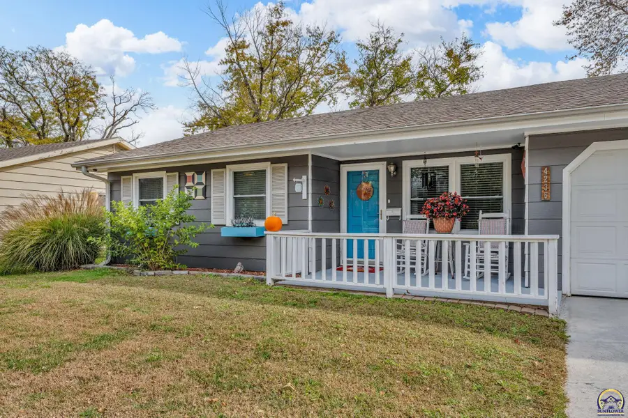 4236 SW Twilight Dr, Topeka, KS 66614 - Image #2