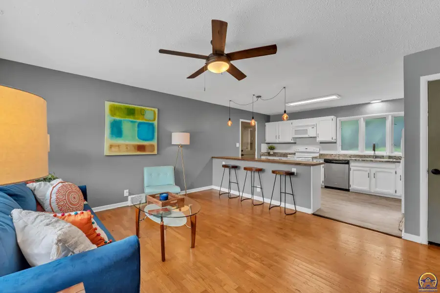 1620 W 20th Ter, Lawrence, KS 66046 - Image #2