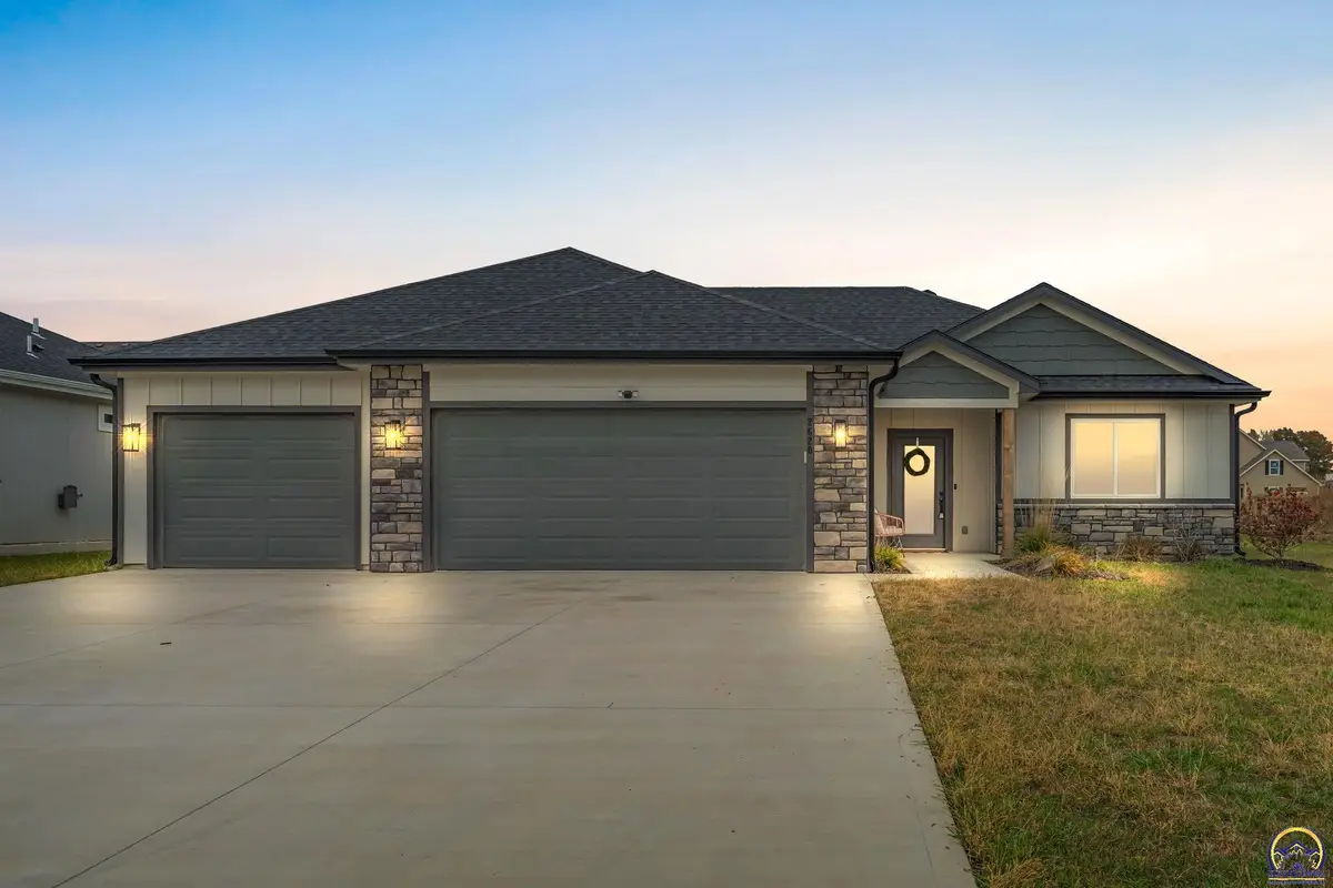 2620 E 26th Ct, Lawrence, KS 66046 - Image #1