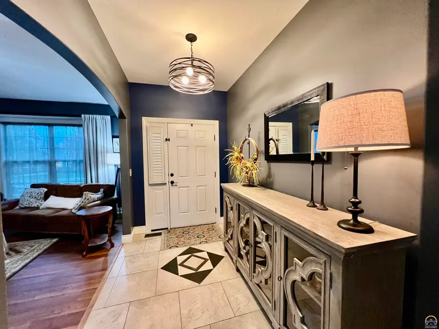 4844 NW Linwood Dr, Topeka, KS 66618 - Image #3