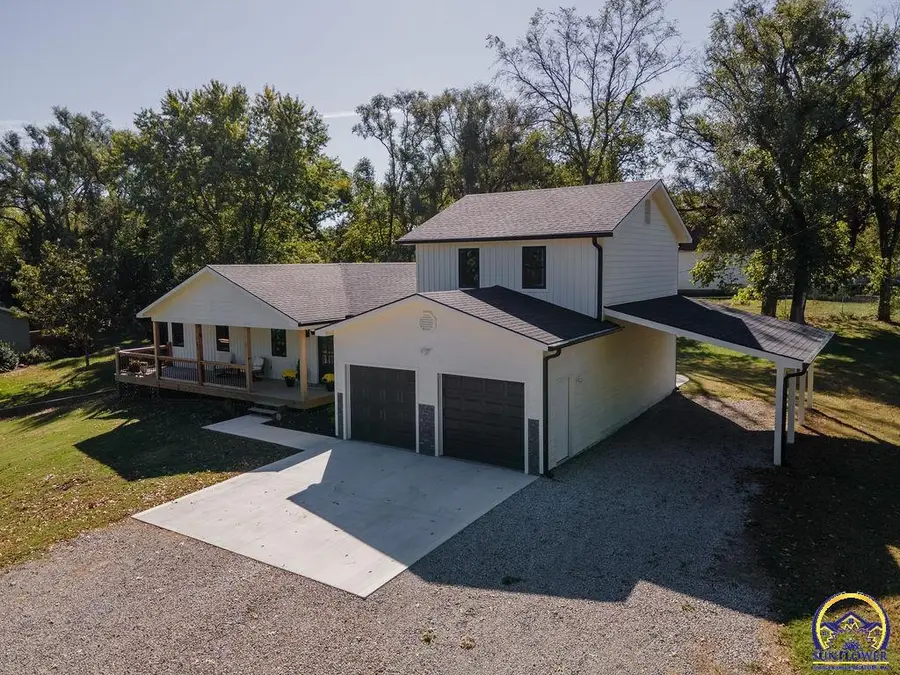621 Monroe St, Oskaloosa, KS 66066 - Image #3