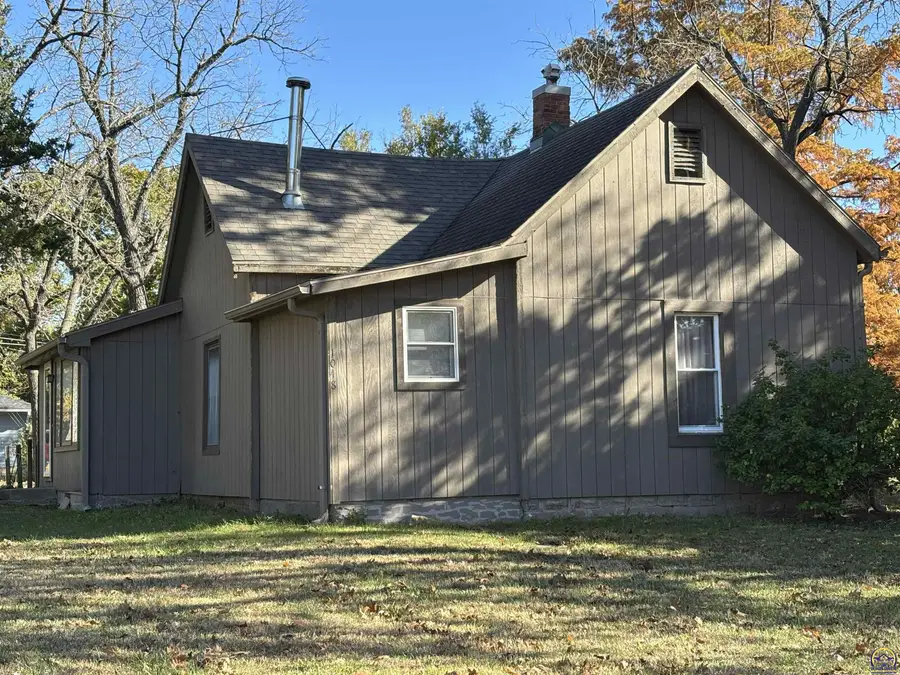 1048 Sunnyslope St, Emporia, KS 66801 - Image #3