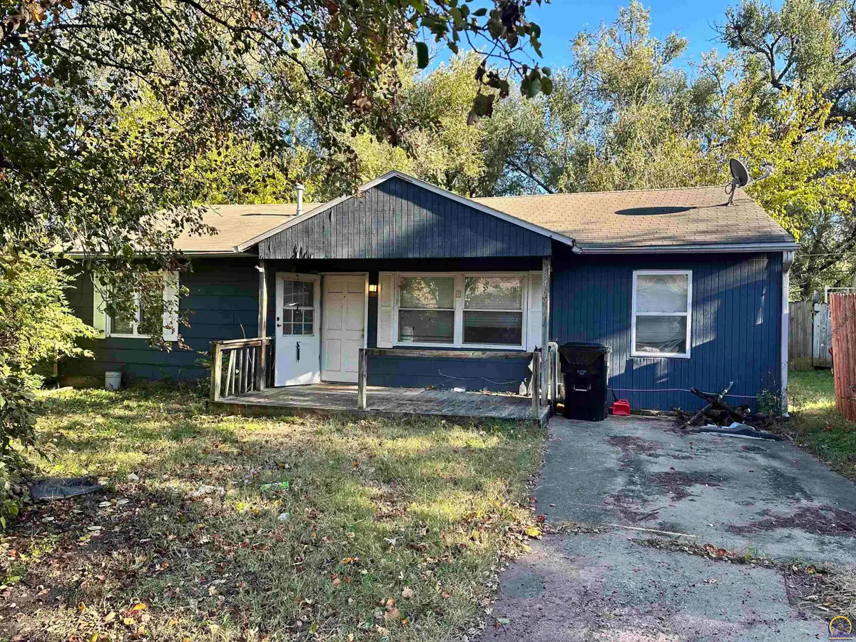 3466 SW Clare Ave, Topeka, KS 66611 - Image #1