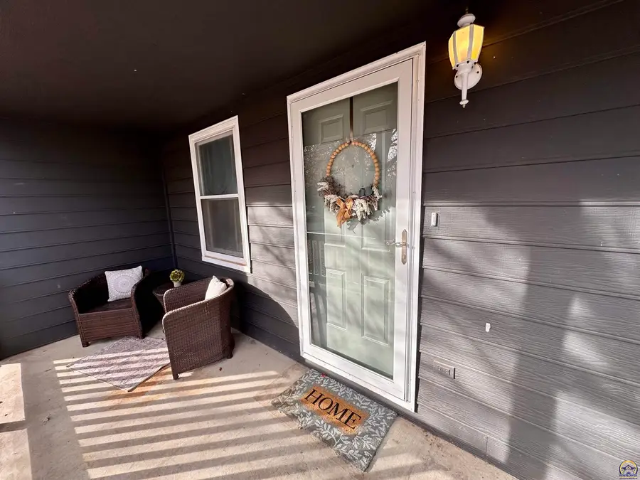 300 Kellogg Ln, Auburn, KS 66402 - Image #3