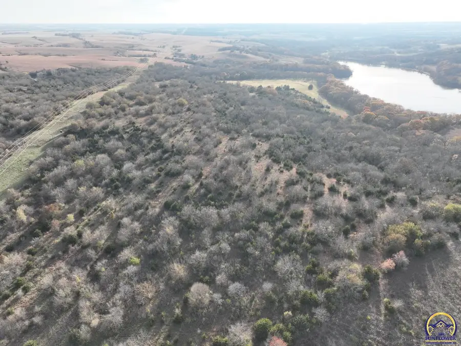 11108 S Berryton Rd, Carbondale, KS 66414 - Image #2