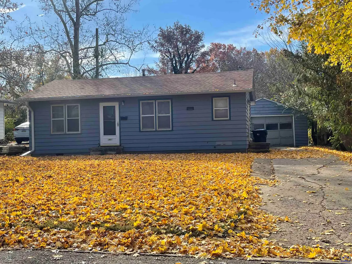 1805 SE Sage St, Topeka, KS 66605 - Image #1