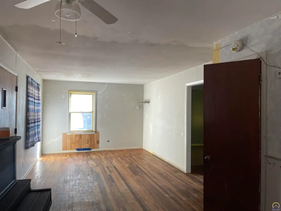 1805 SE Sage St, Topeka, KS 66605 - Image #2