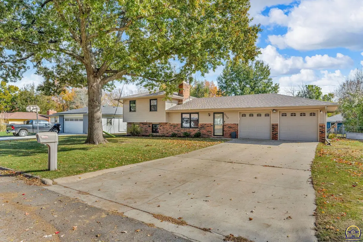 2733 SE Granger St, Topeka, KS 66605 - Image #1