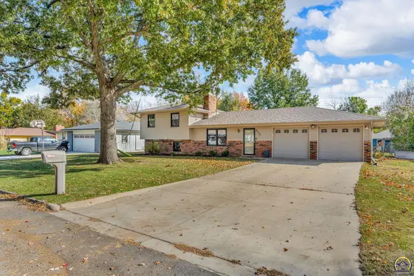 2733 SE Granger St, Topeka, KS 66605