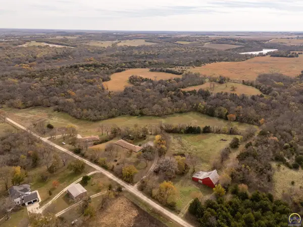 5055 W 117th St, Carbondale, KS 66414