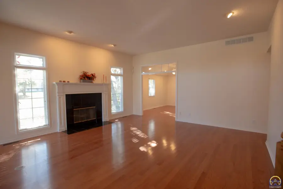 6247 SW 40th Ct, Topeka, KS 66610 - Image #3