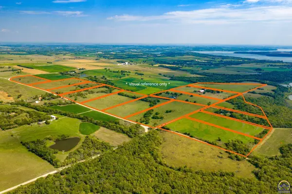 1200a E 100 Rd, Berryton, KS 66409