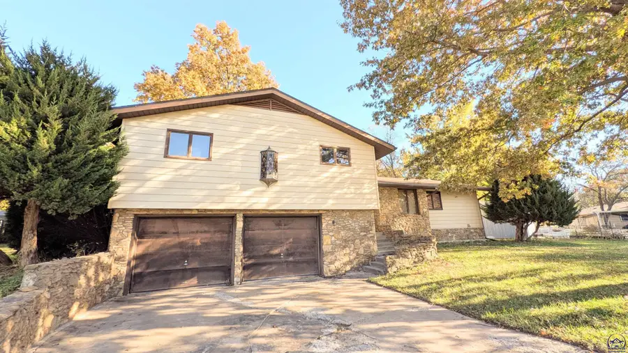 619 Elmwood Ln, Burlington, KS 66839 - Image #3