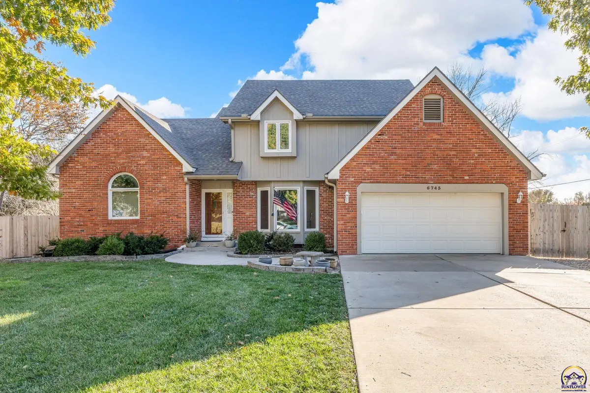 6743 SW Wentley Ln, Topeka, KS 66614 - Image #1
