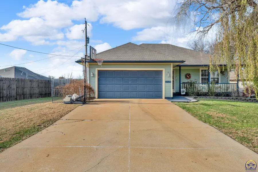 3839 NW Dondee Ln, Topeka, KS 66618 - Image #3
