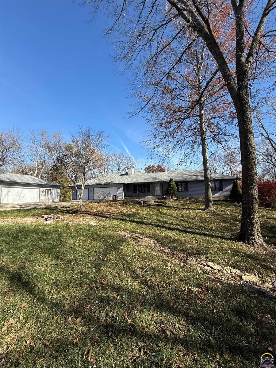 7830 SE Ratner Rd, Berryton, KS 66409 - Image #2