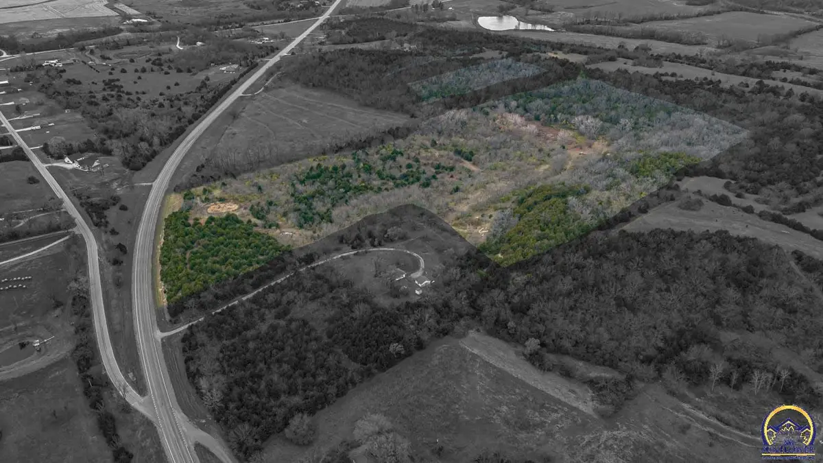 5781 Cecil Dr, Ozawkie, KS 66070 - Image #1