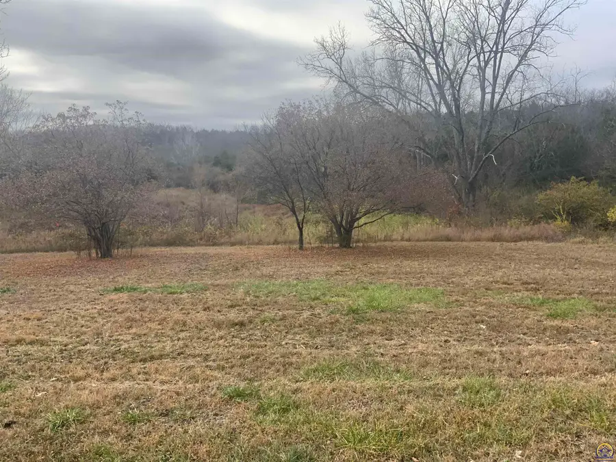 5781 Cecil Dr, Ozawkie, KS 66070 - Image #3