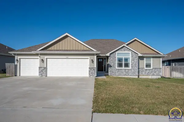 3334 SW 43rd St, Topeka, KS 66610