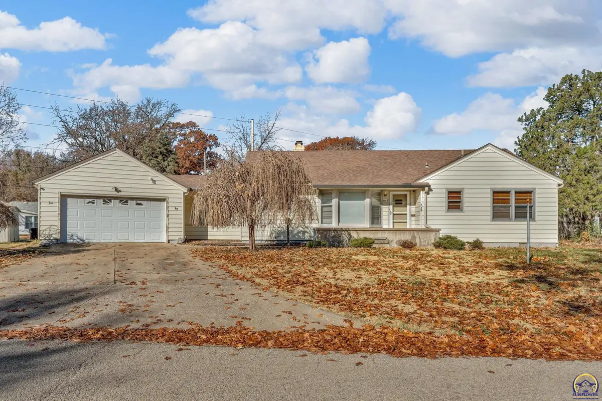 1115 SW Billard Ave, Topeka, KS 66604 - Image #1